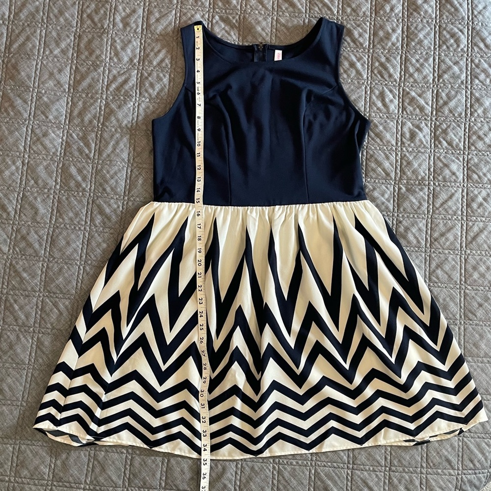 Xhilaration Junior Size XL Navy Blue Ivory White Sleeveless Tank Chevron Dress - Picture 4 of 7